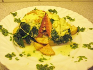 Laksefilet med spinat og karrypoteter